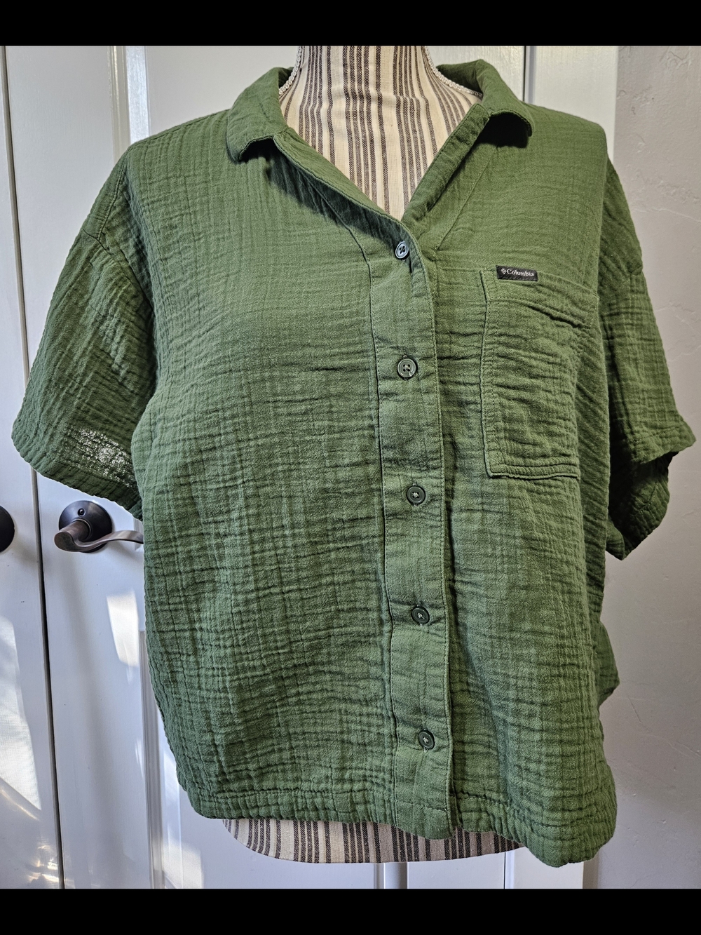 Columbia Olive Green Short-Sleeve Button-Down Shirt